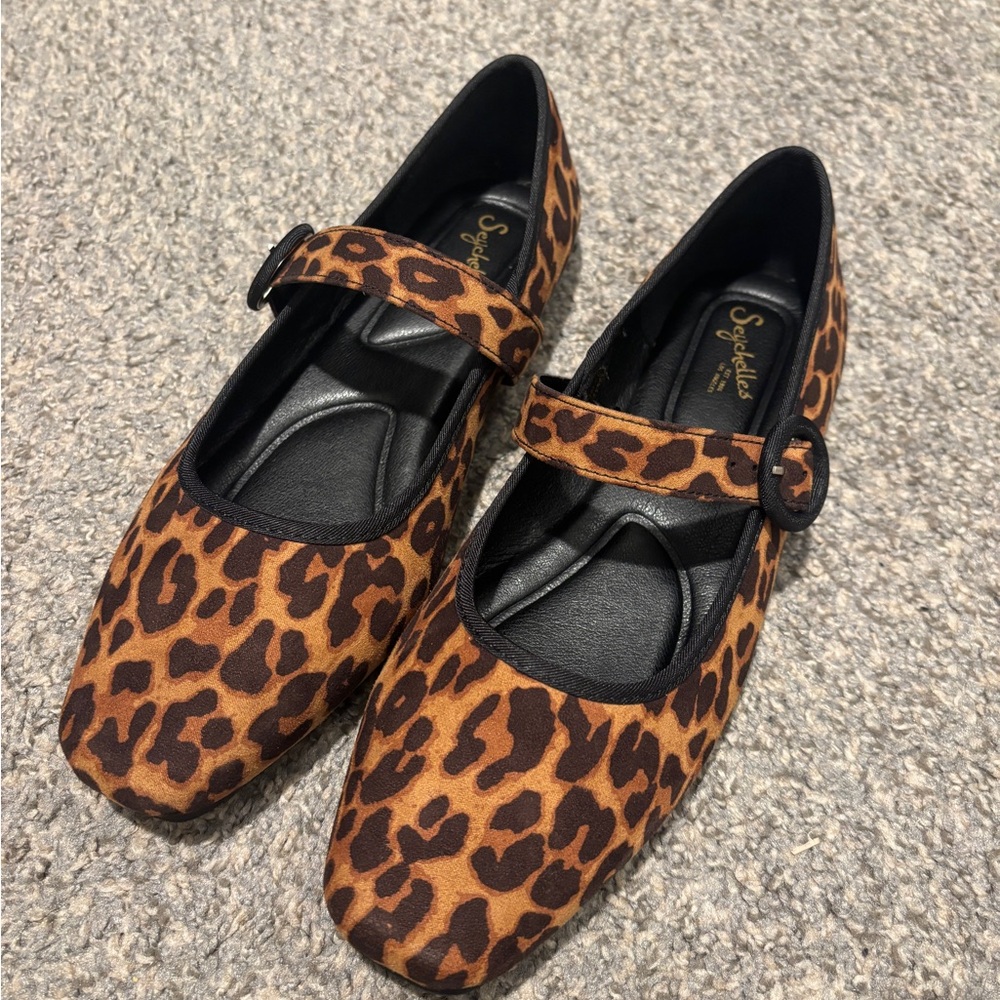 NWOT Seychelles Leopard Mary Jane Flats